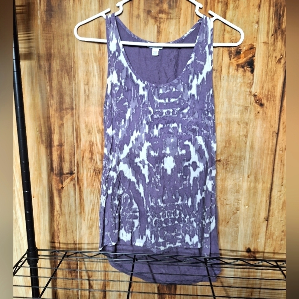 Relatively SIZE SMALL PURPLE AND WHITE TANK TOP